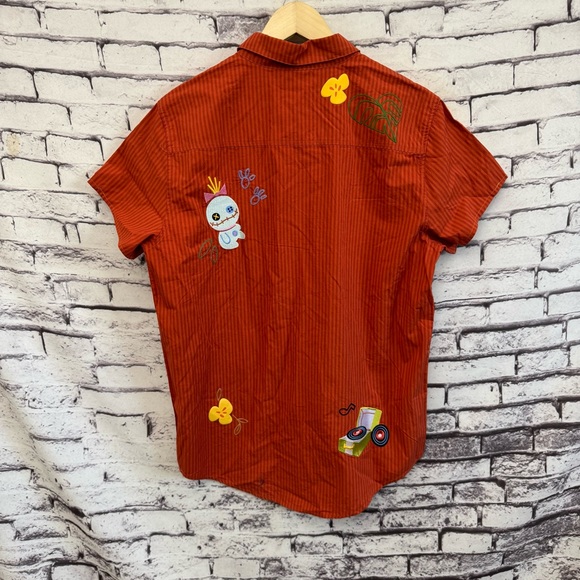Her Universe Disney Lilo & Stitch Isometric Icons Button Down SZ M - Picture 2 of 4